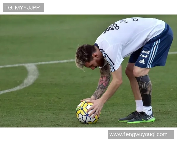 足球明星小腿上的纹身故事揭示了他们的个性与信仰背后的深意